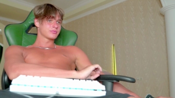 Dave_Maxwell  20-07-2021 video boots